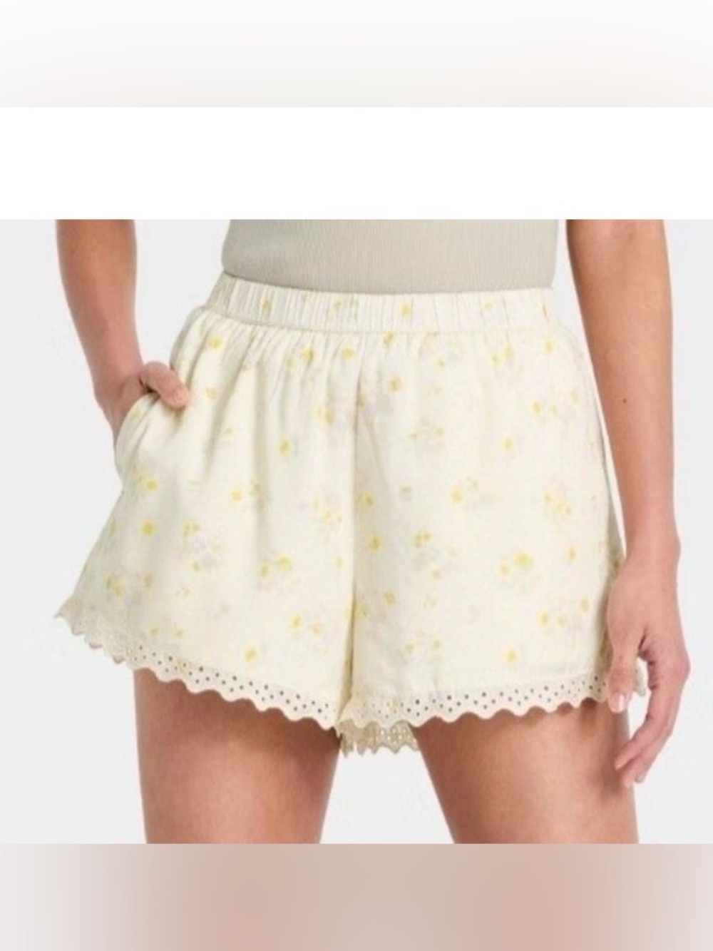 Women's Cream Floral Eyelet-Trim Shorts
